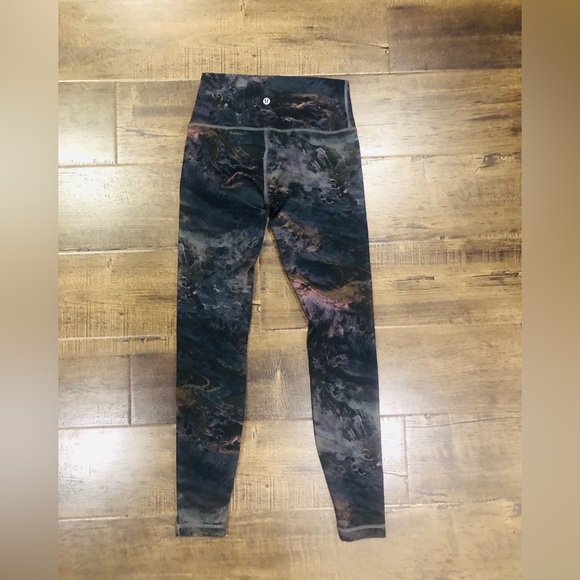 GUC bundle of 3 Lululemon leggings - Picture 14 of 16